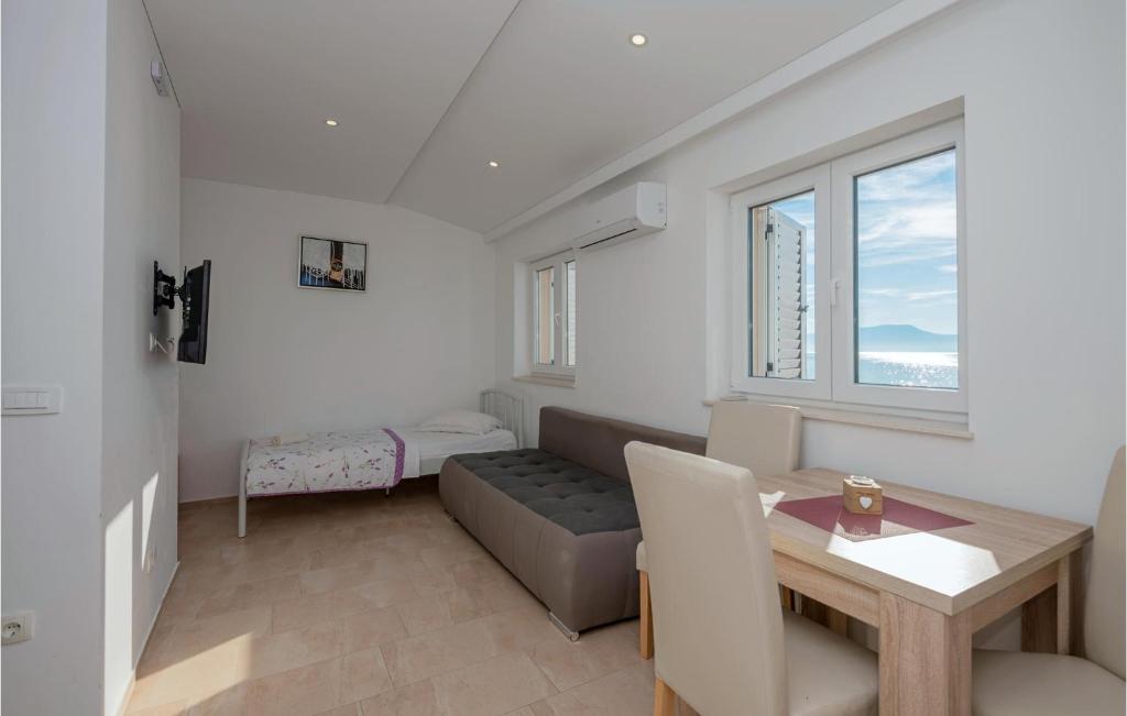 Beautiful Apartment In Gradac With 1 Bedrooms And Wifi photo 1