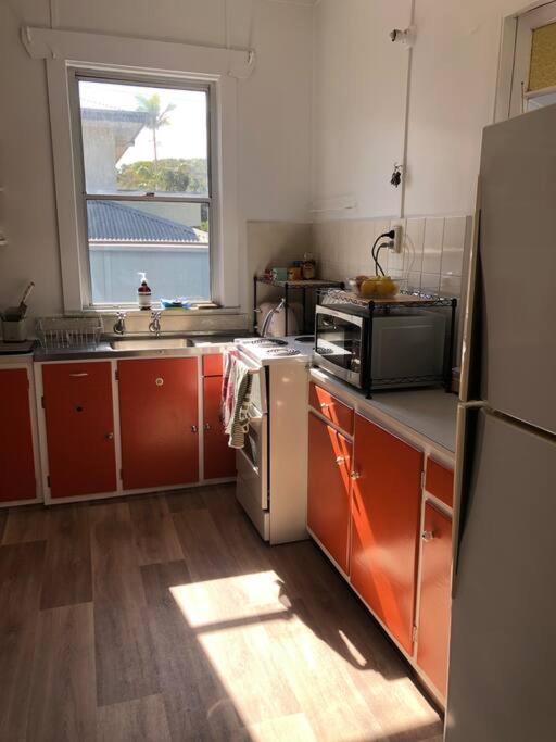 Sawtell cottage. 5min to beach.Pets photo 3