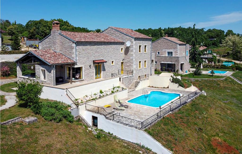 Stunning Home In Brajkovici With Outdoor Swimming Pool, 3 Bedrooms And Wifi