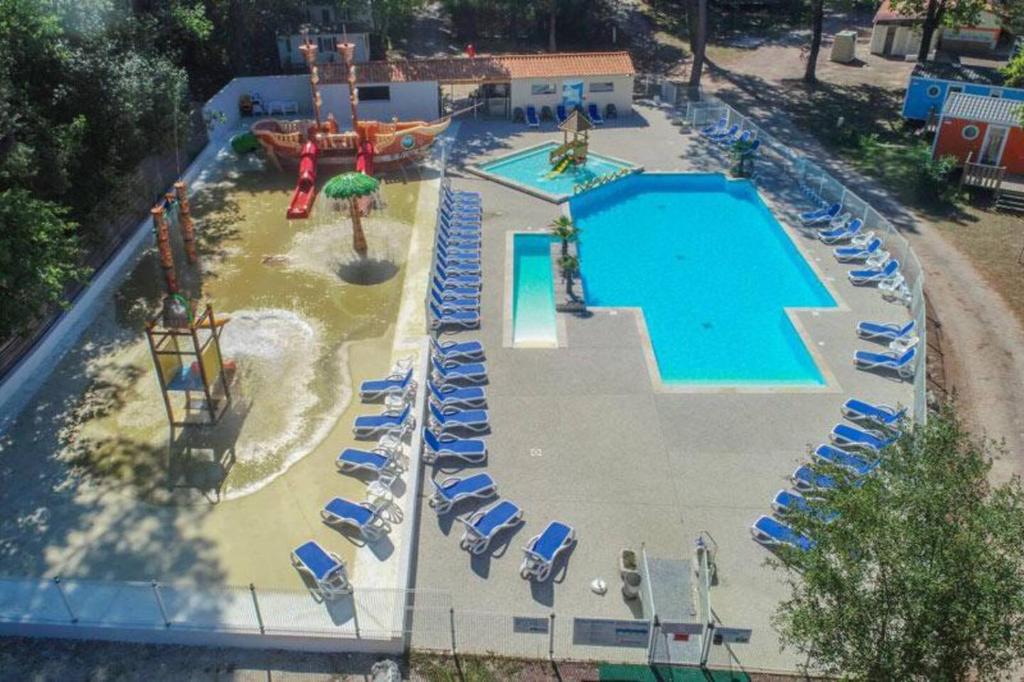 Mobilhome 4/6 personnes proche La Palmyre, Royan photo 3
