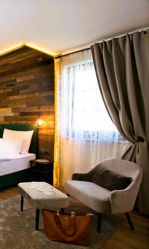 Plitvice Holiday Lodge - Tap to explore photos