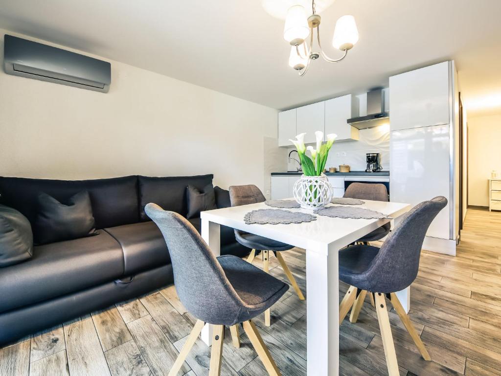 Apartment Petra-2 by Interhome photo 4