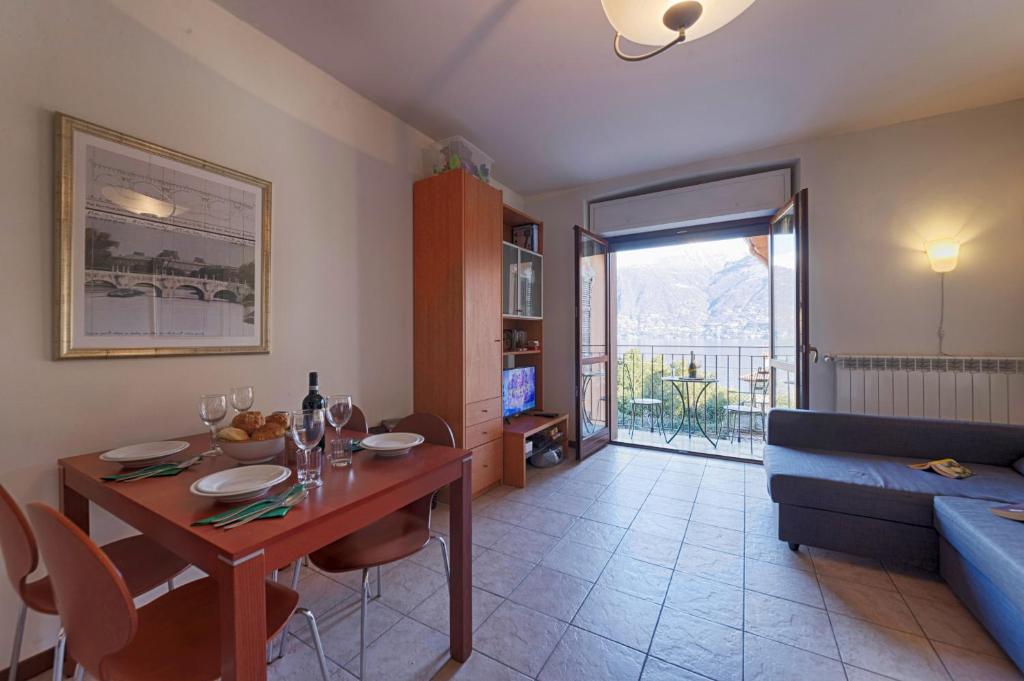 Lake View Apartment Studio Vacation Station photo 2