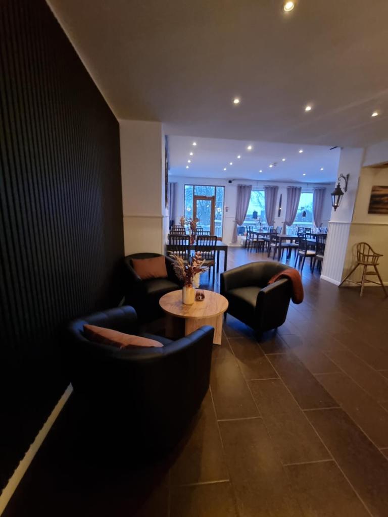 Gamla Järnhandeln - Norrskedika Hotell photo 4