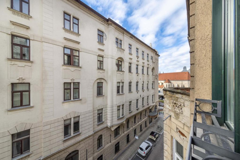 Anastasia 2 bedrooms apartment on Váci utca photo 3