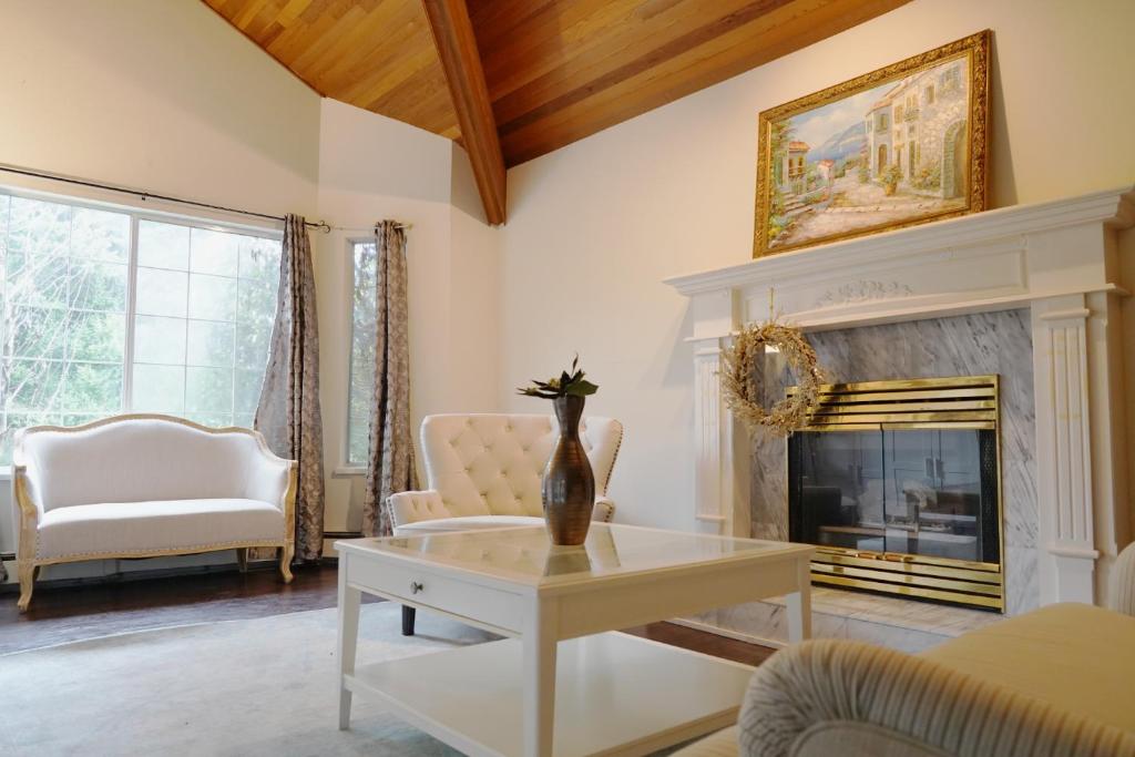 Cozy 5-bedroom villa in Great Vancouver photo 2