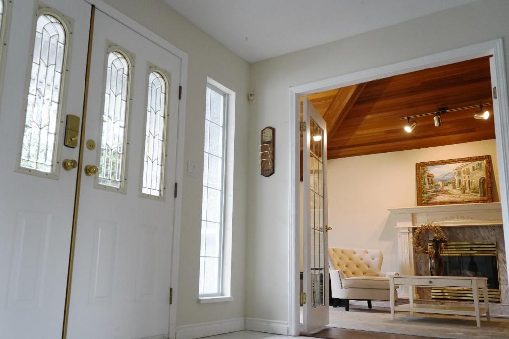 Cozy 5-bedroom villa in Great Vancouver photo 1