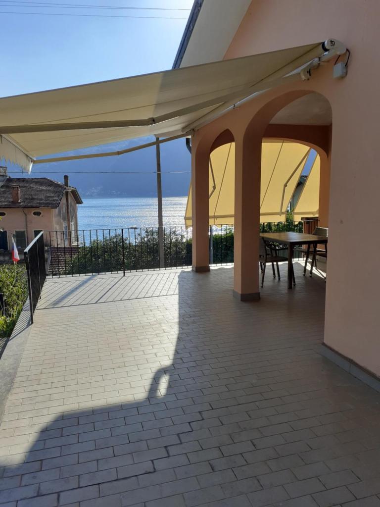 CASA DELLA MUSICA APARTMENT lake view and garden photo 1