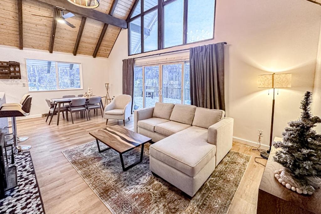 The Golden Moose Chalet