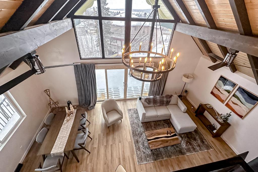 The Golden Moose Chalet photo 2