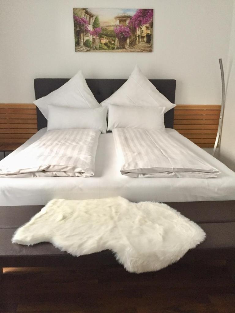 Ferienwohnung am Bodensee- zentrale Lage, free parking and wifi, 109 m2, privater Garten, 7 Gäste, 2x Kingsize Boxspringbett, familienfreundlich photo 3