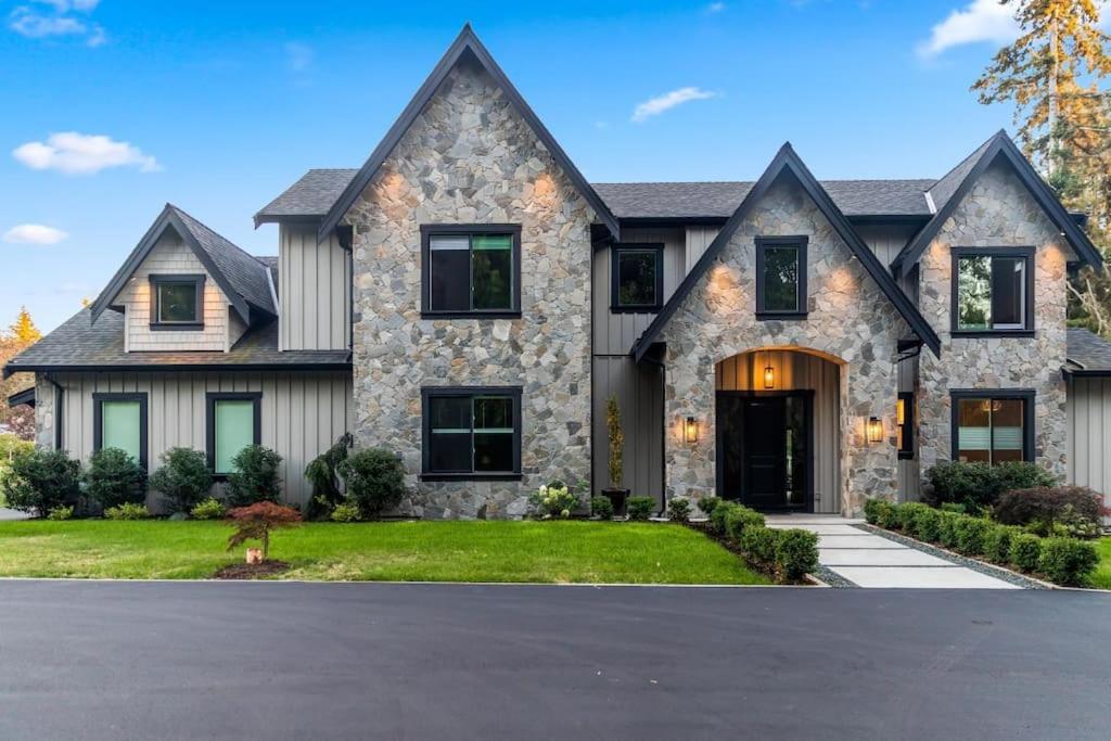 The Fernridge Estate: 5BD Family Retreat! photo 1