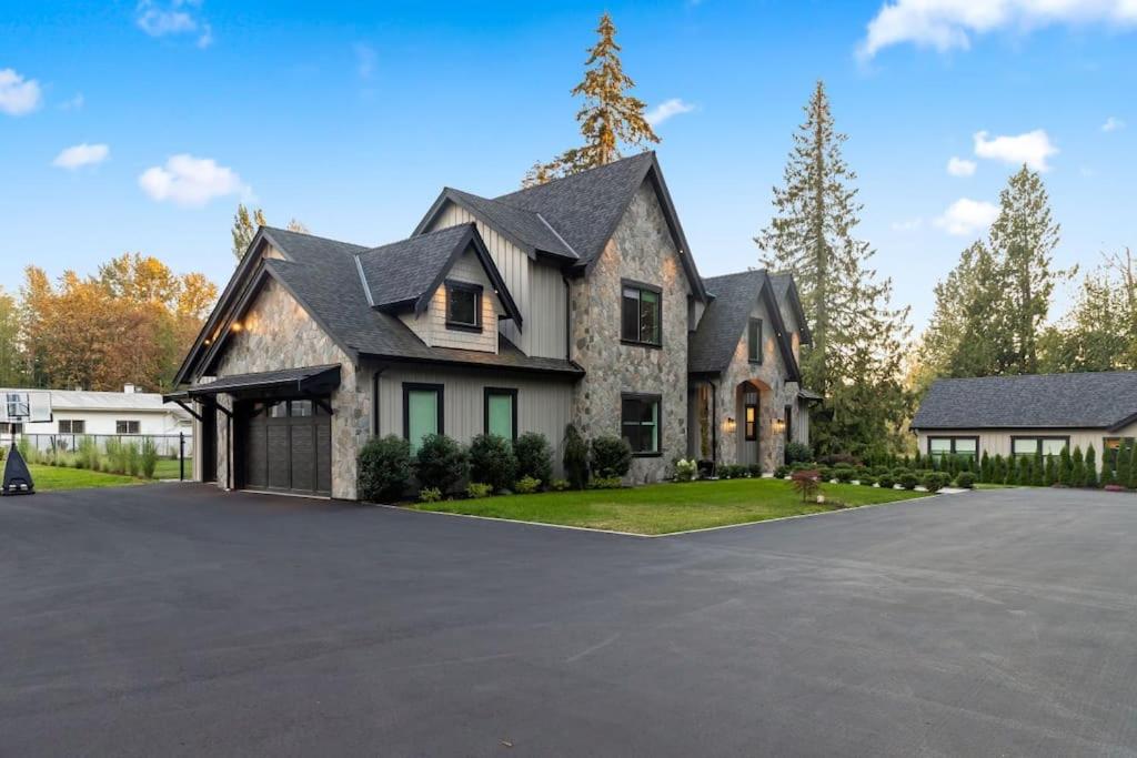 The Fernridge Estate: 5BD Family Retreat! photo 2