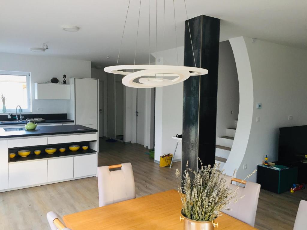 Riverside Holiday House photo 1