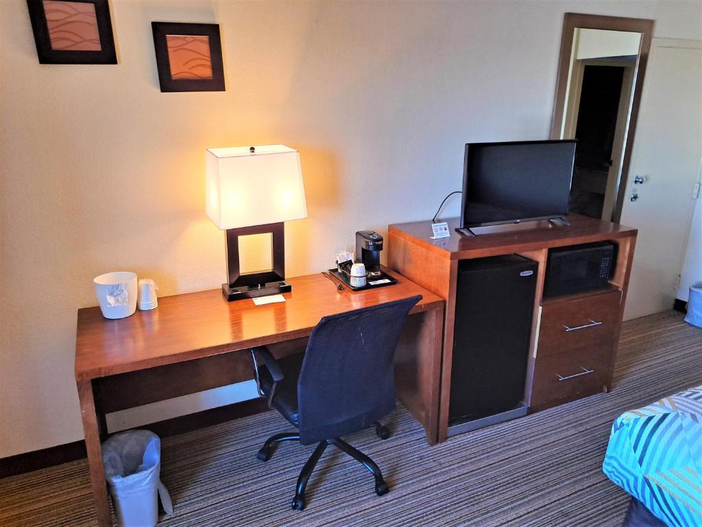 Studio 6 Suites Catonsville, Md – Baltimore West - Tap to explore photos