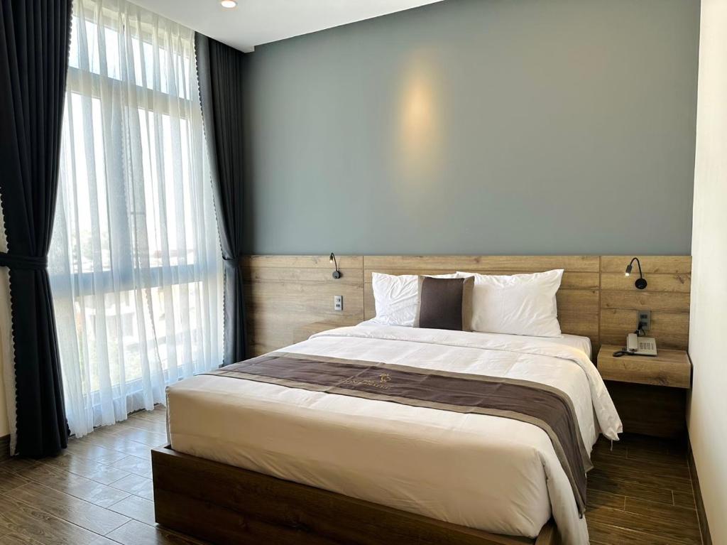 LION 6 HOTEL