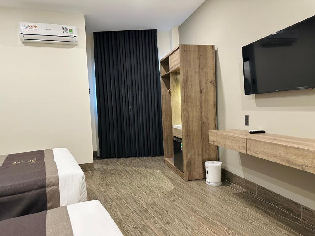LION 6 HOTEL