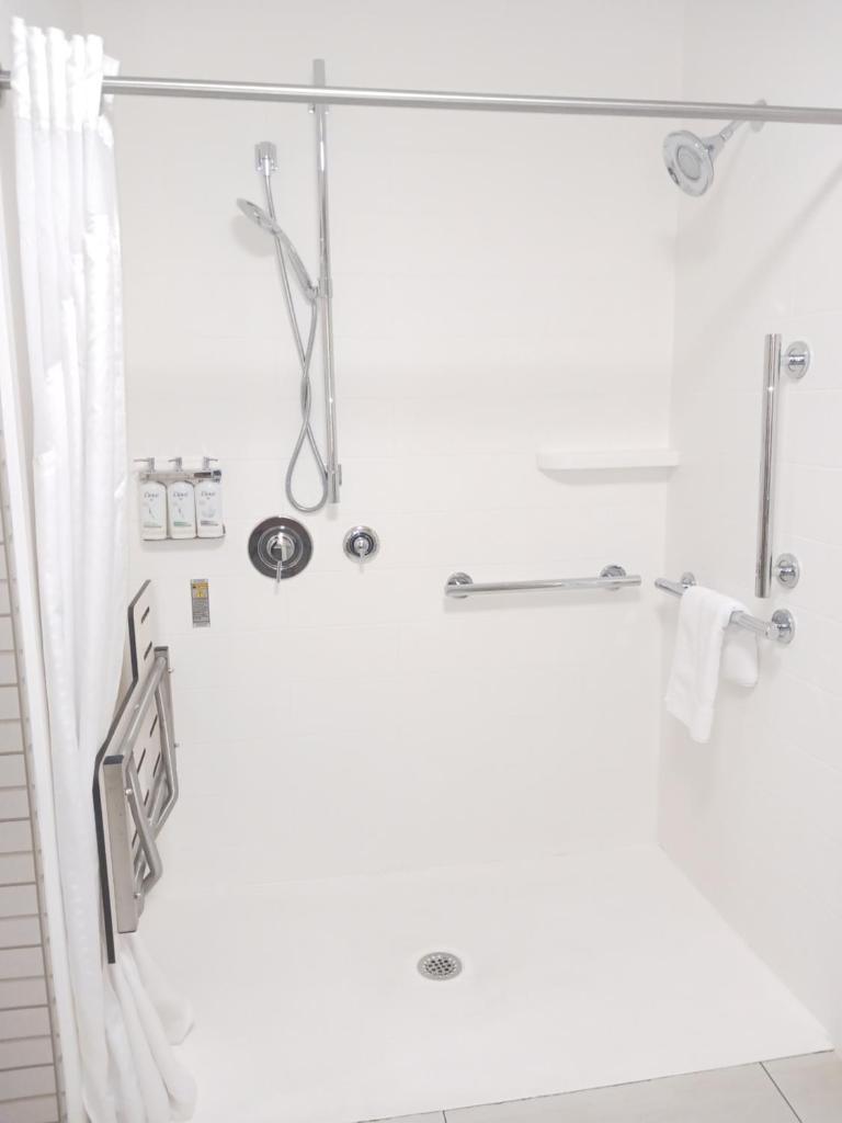 Holiday Inn Express & Suites Gainesville - Lake Lanier Area, an IHG Hotel photo 3