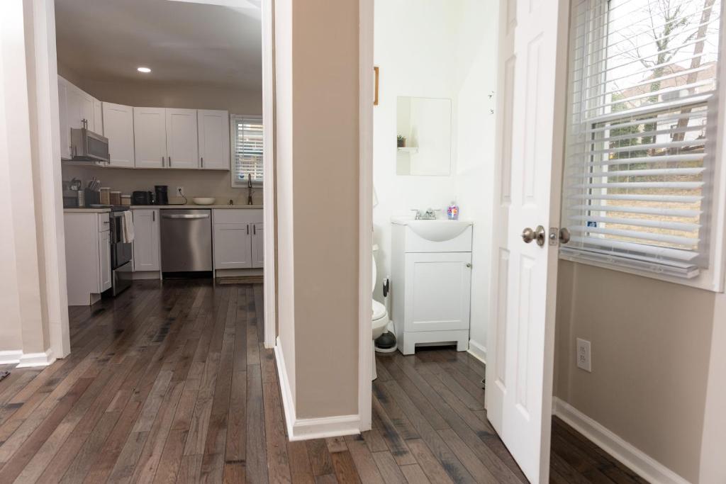 Newly renovated home less than a mile from downtown Roanoke photo 1