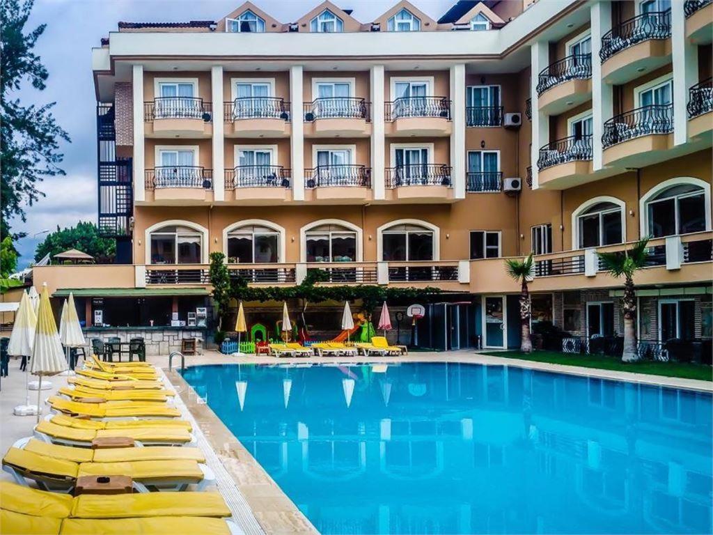 BESO BEACH HOTEL photo 1
