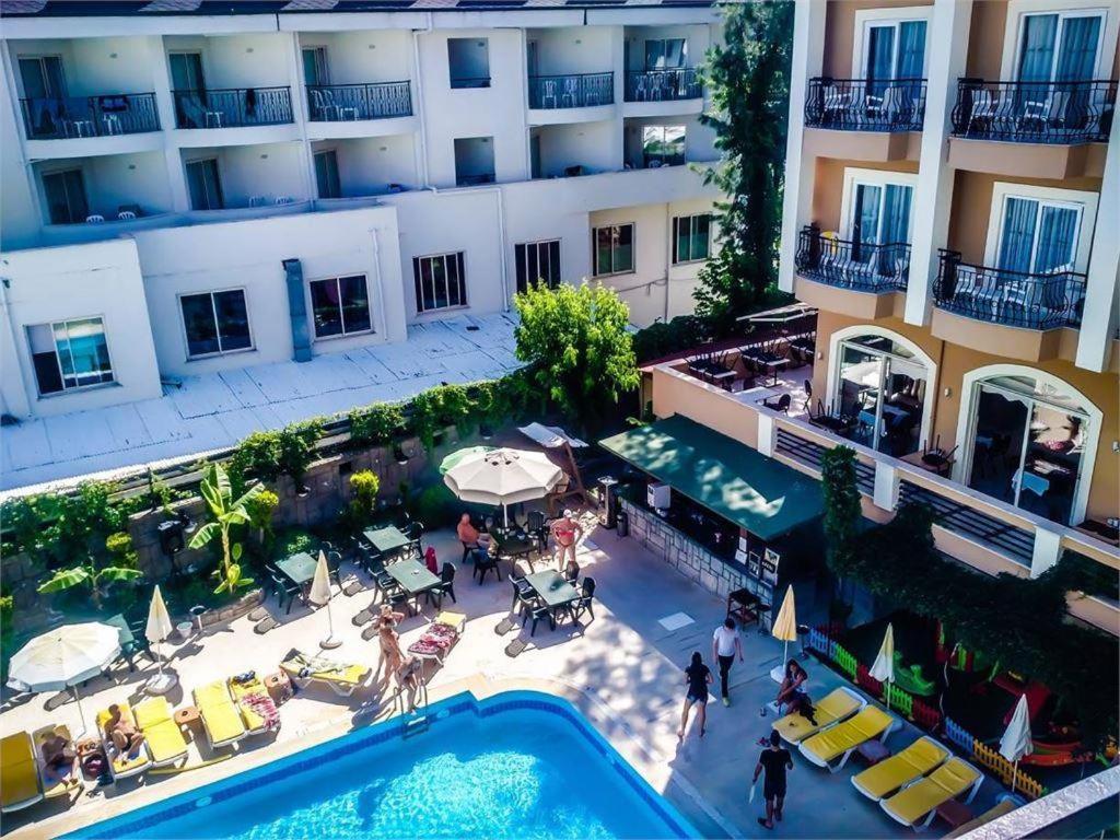 BESO BEACH HOTEL photo 2