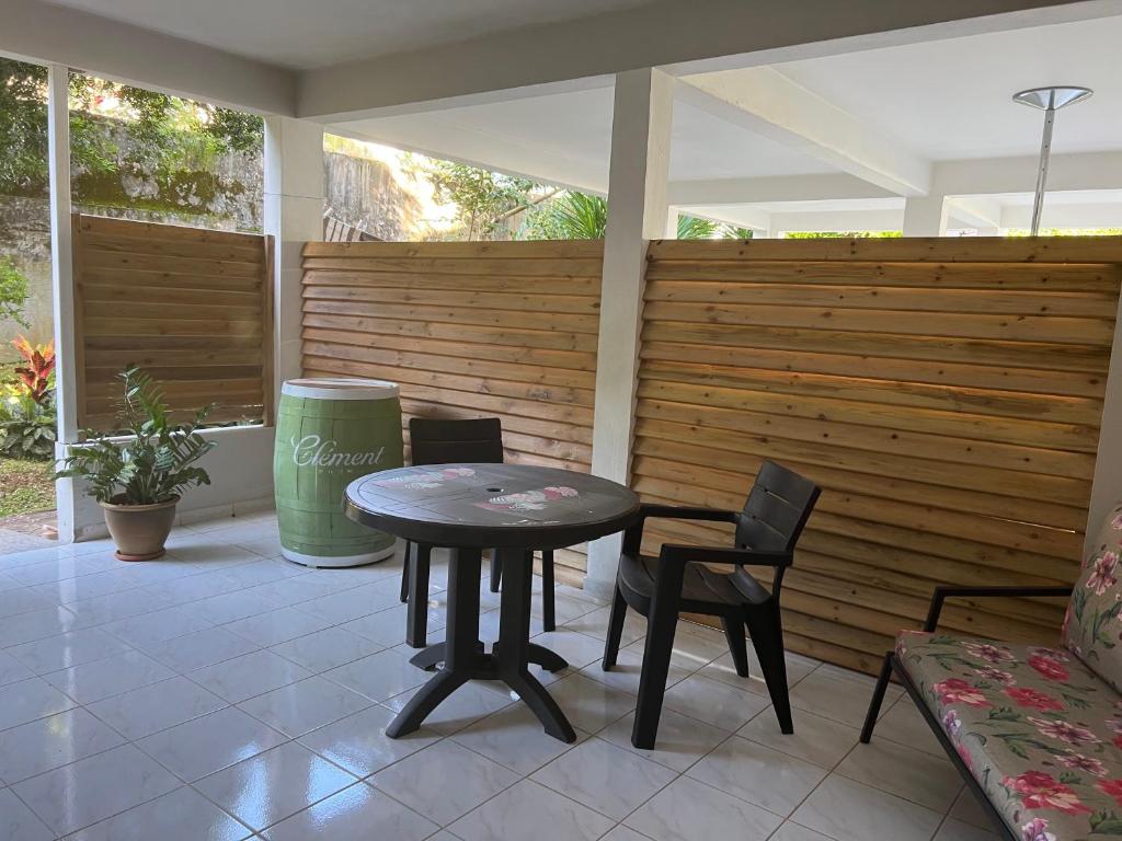 Studio cosy avec piscine photo 3