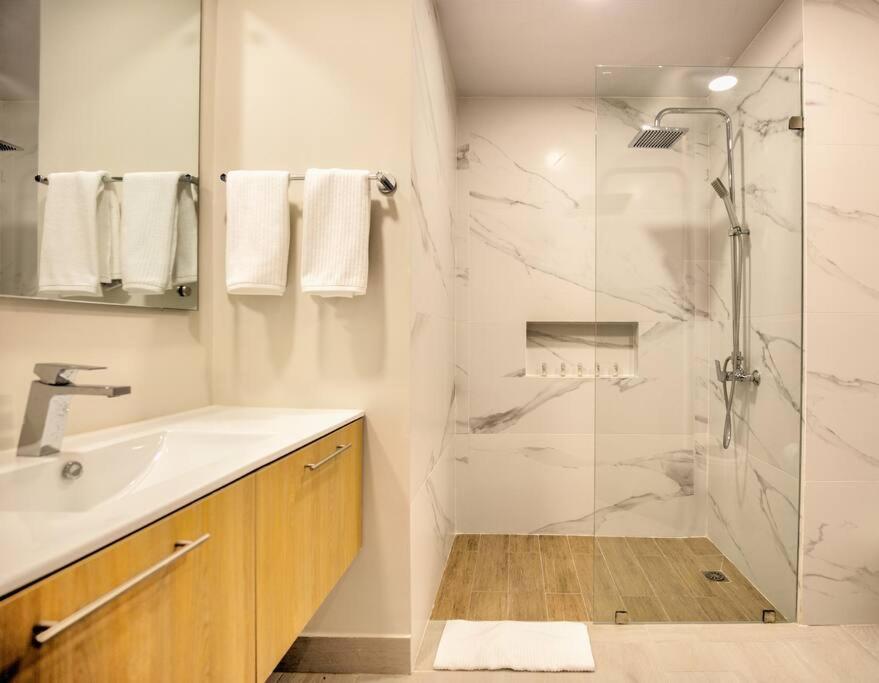 Amazing Apartment with Rooftop Jacuzzi at Bayahibe - Vibe Residences 3BDR photo 1