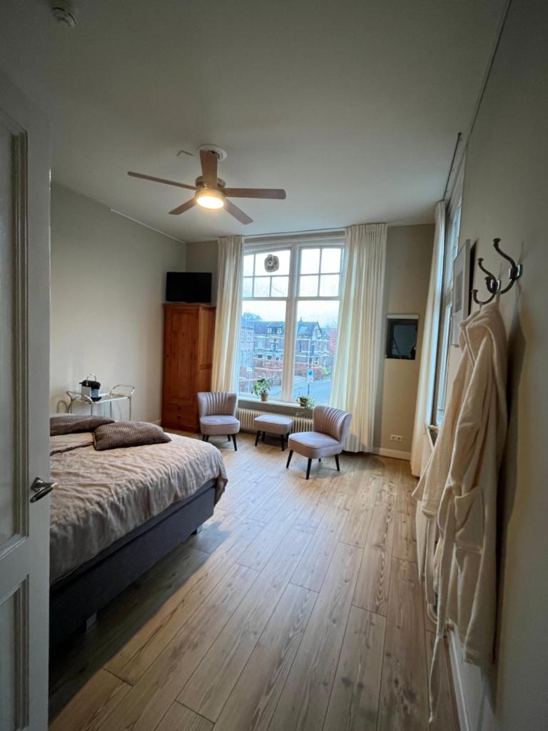 Luxe kamer in stadsvilla photo 4