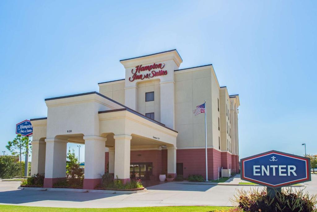 Hampton Inn & Suites Oklahoma City - South image
