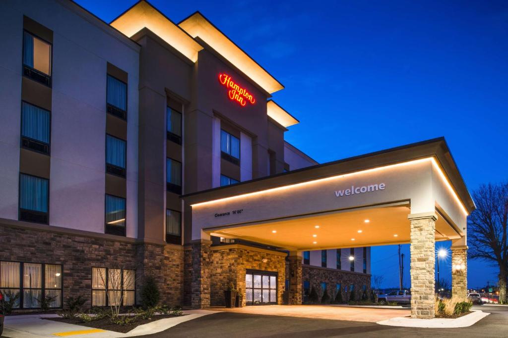 Hampton Inn Paragould image