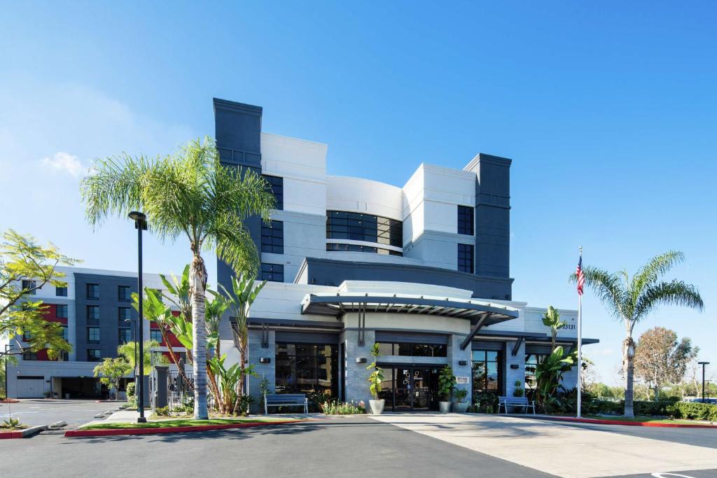 Hilton Garden Inn Irvine Spectrum Lake Forest image