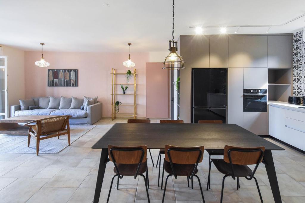 Spacious 3BR in Neve Tzedek by HolyGuest photo 2