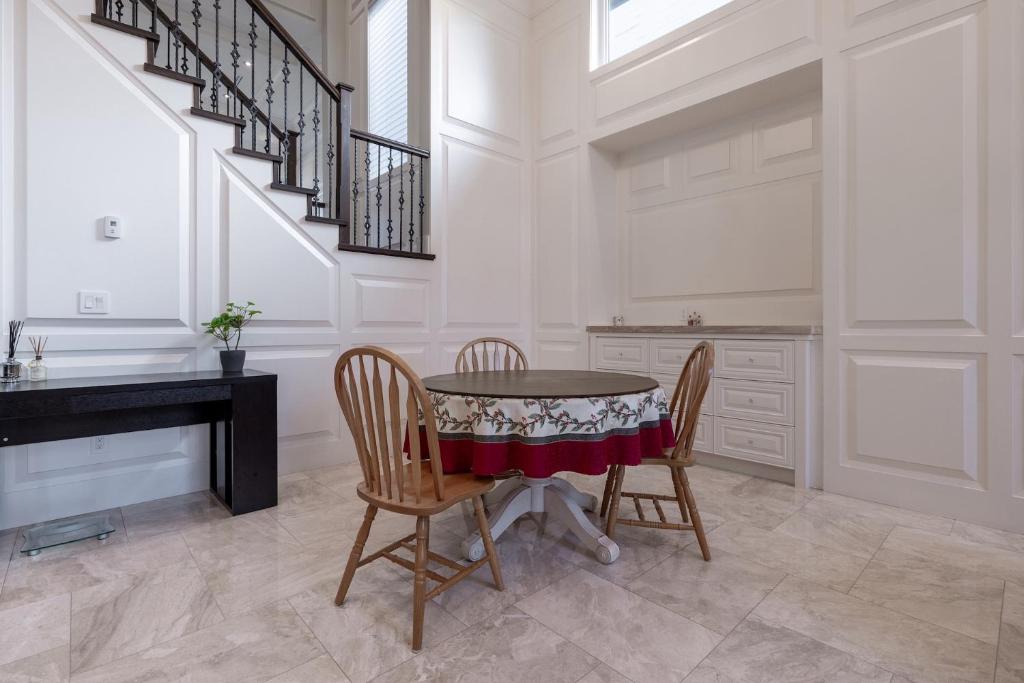 Luxurious Private Rooms in Richmond photo 2