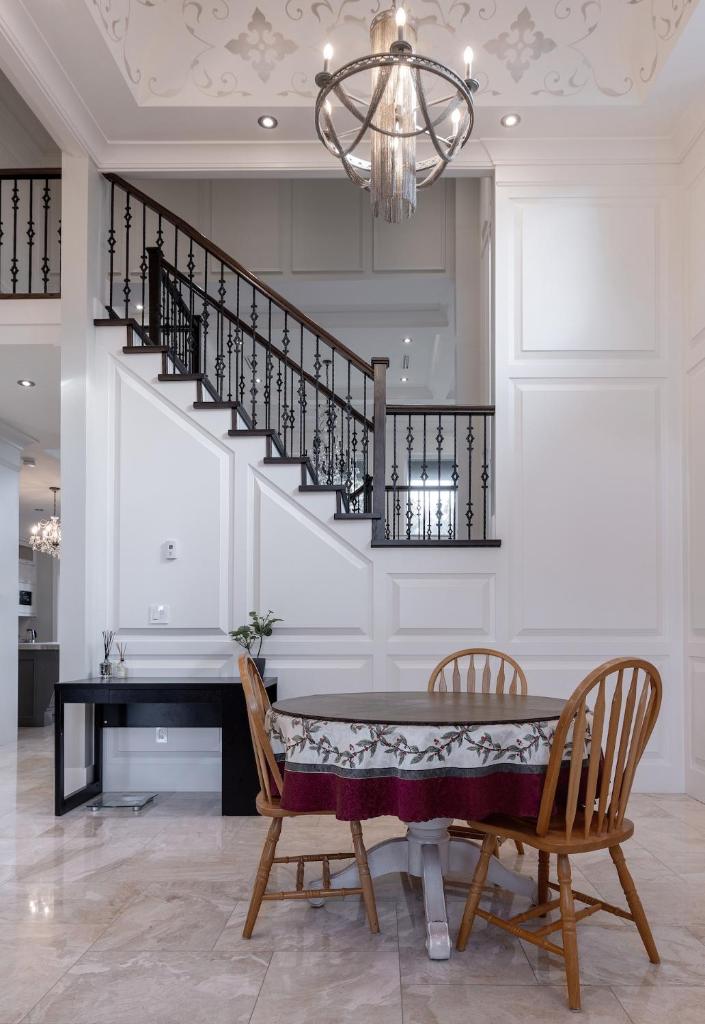 Luxurious Private Rooms in Richmond photo 3