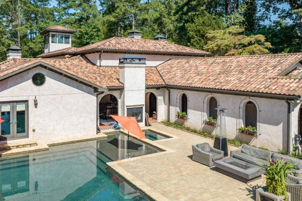 Villa Flora image