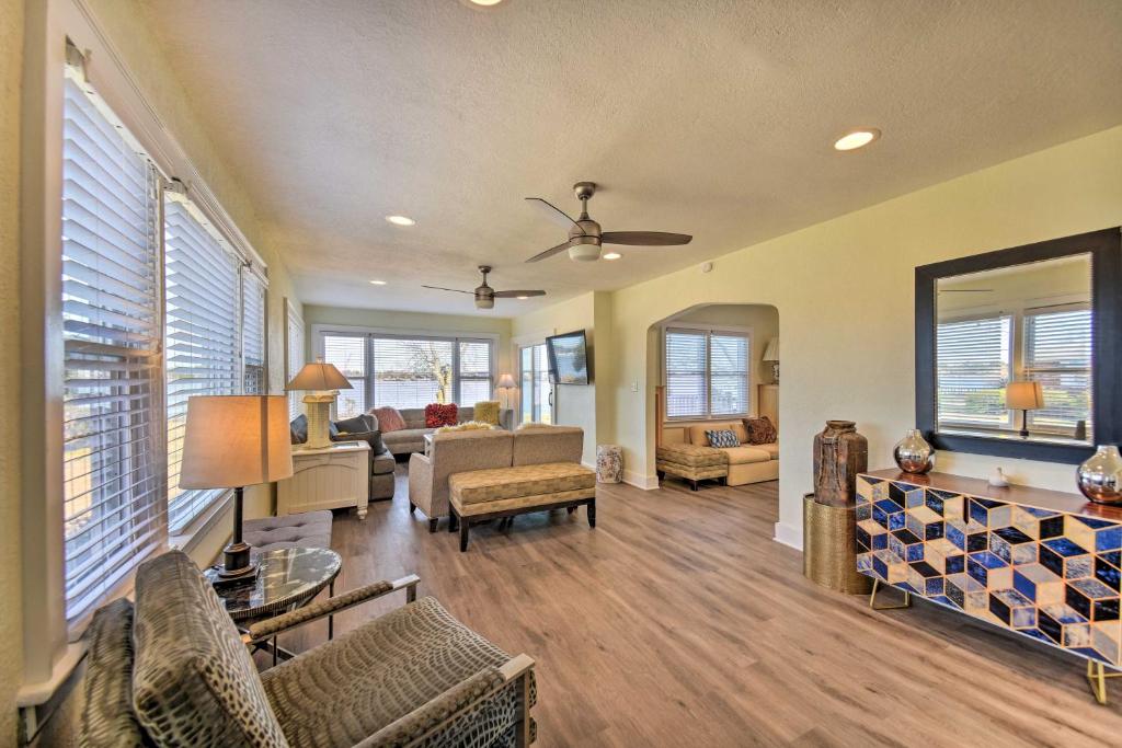 Portsmouth Waterfront Vacation Rental with Deck photo 3