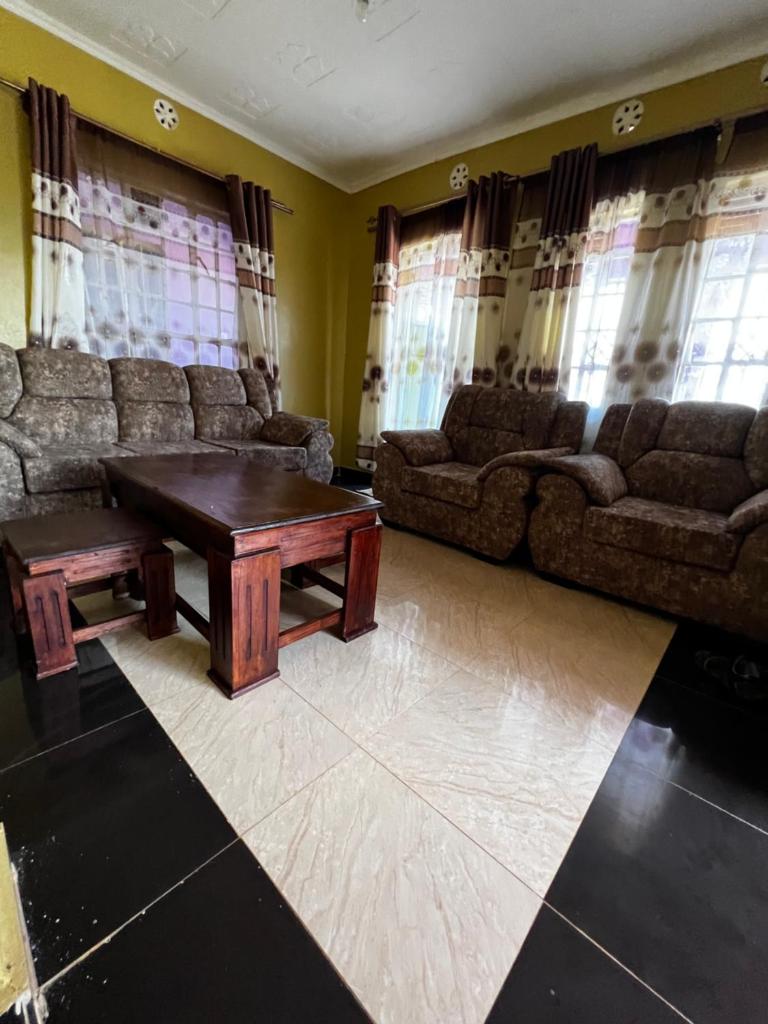 Caroline’s property photo 1