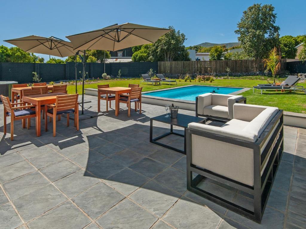Glow Boutique Suites photo 3