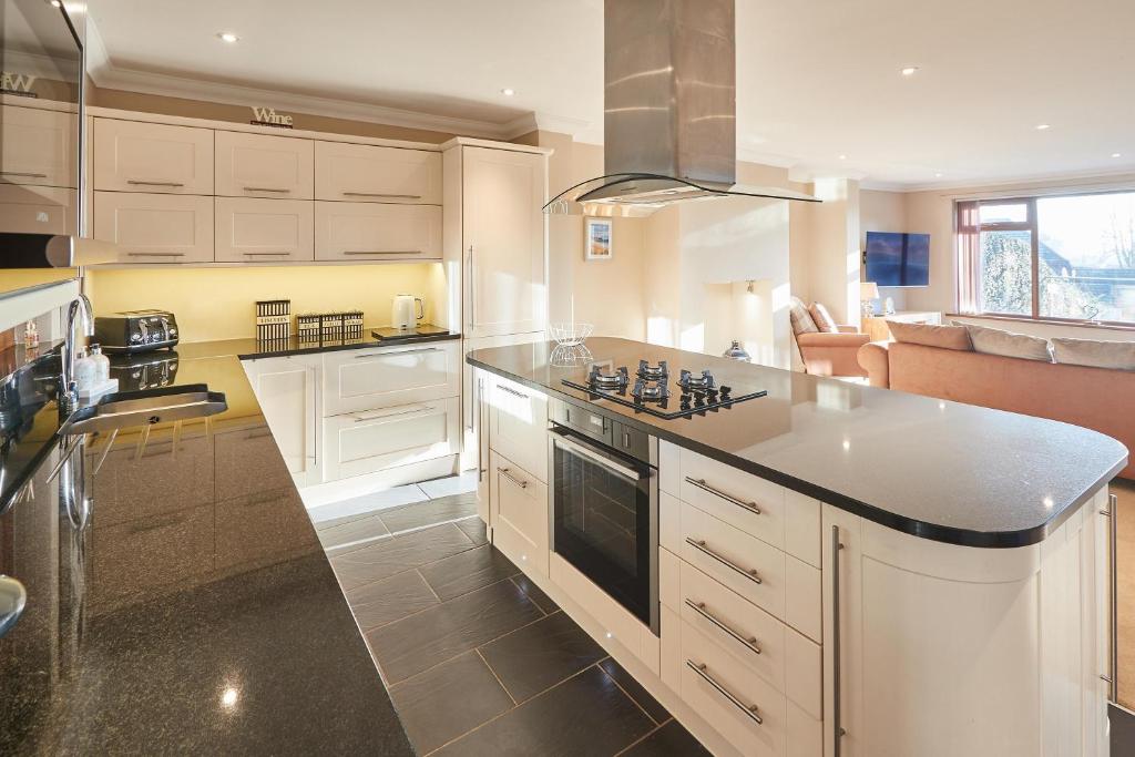 Host & Stay - The Chimneys photo 1