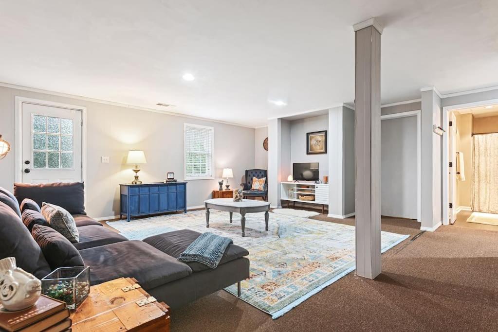 Comfortable Basement Apartment