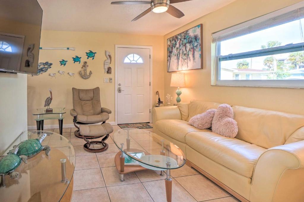 Pet-Friendly Dunedin Townhome with Private Yard photo 3