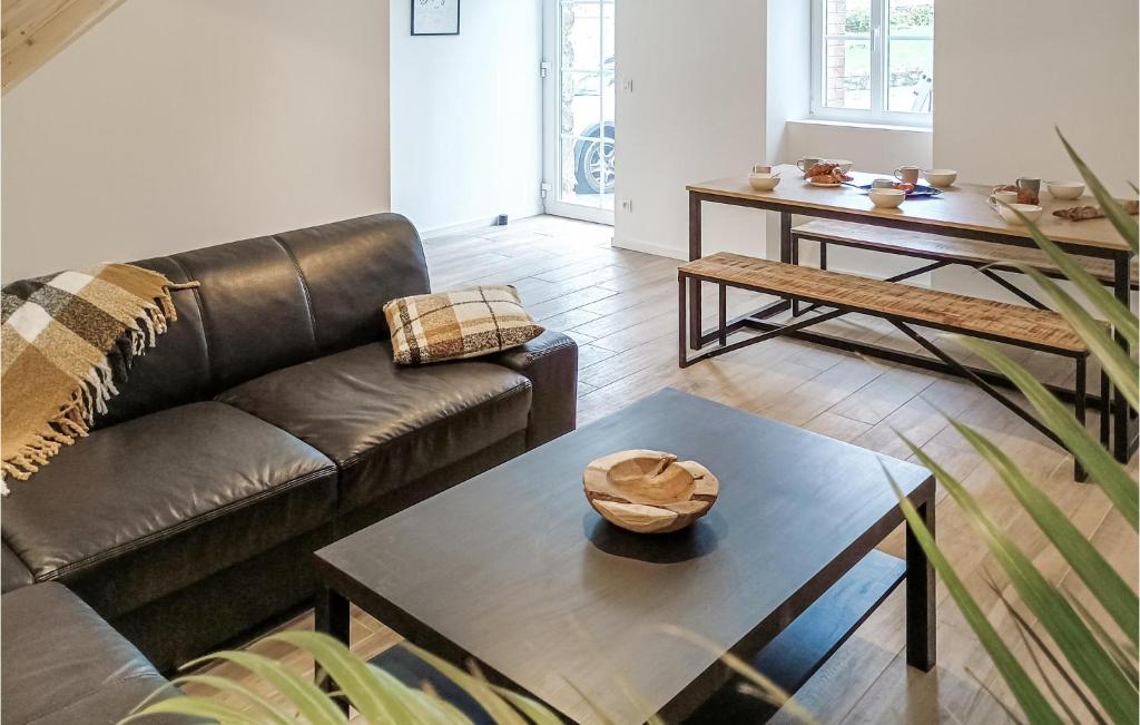 Awesome Home In Saint-alban With 3 Bedrooms And Wifi photo 1