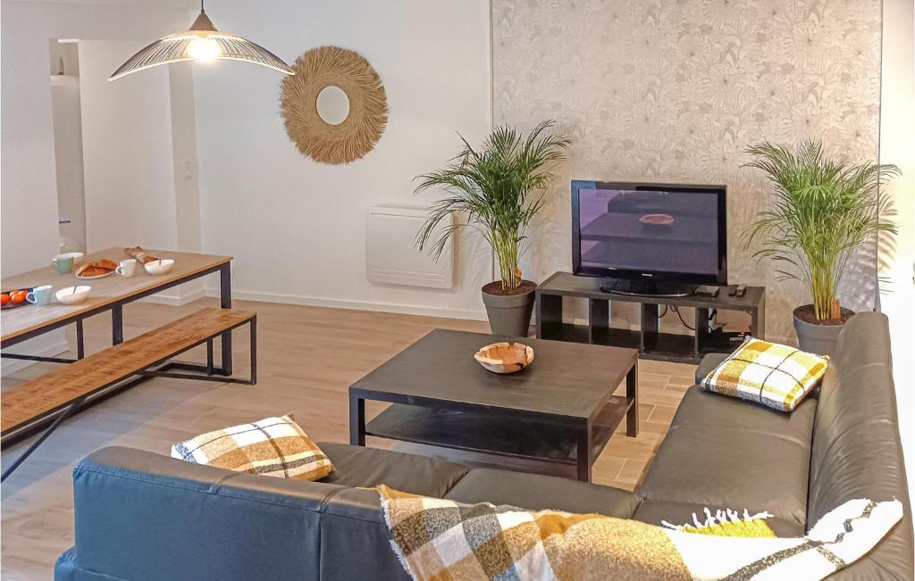 Awesome Home In Saint-alban With 3 Bedrooms And Wifi photo 2