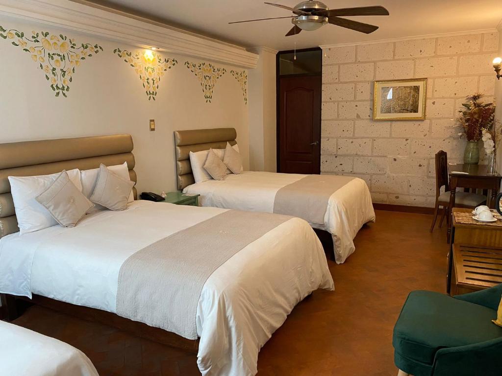 Katari Hotel at Plaza de Armas photo 2