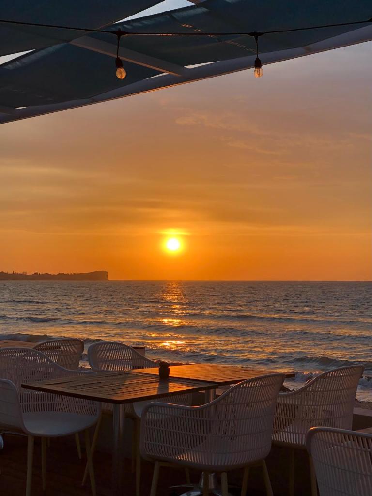 SunRose Beach Aparthotel photo 2