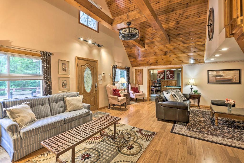 Arrowhead Lake Home with Game Room and Beach Access!