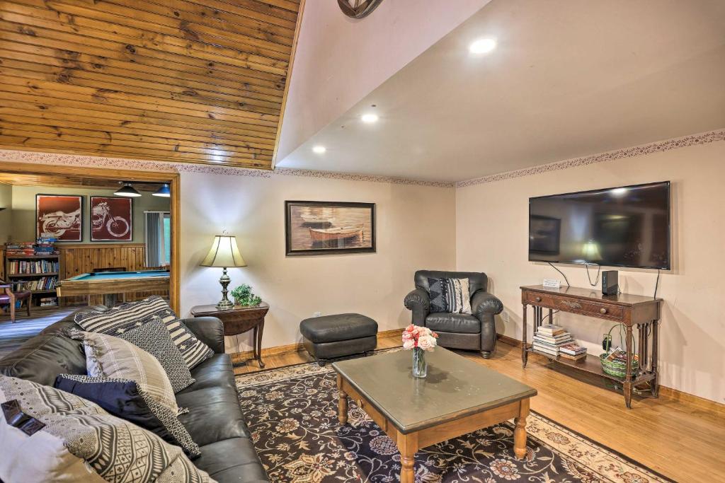 Arrowhead Lake Home with Game Room and Beach Access! photo 4