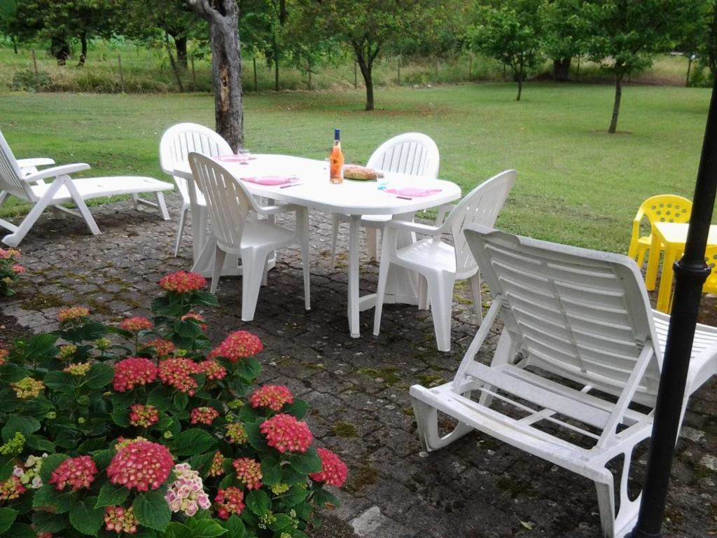 Gîte Bransat, 3 pièces, 4 personnes - FR-1-489-38 photo 1