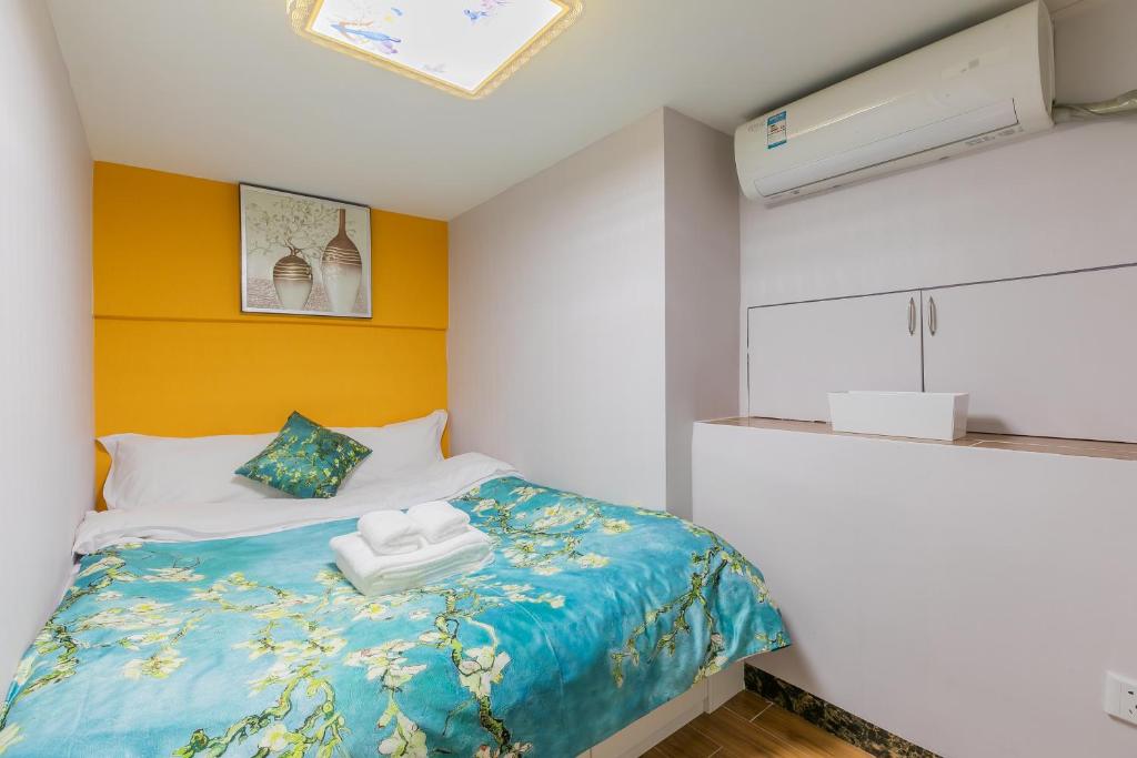 Lavendar Duplex Apartment photo 2