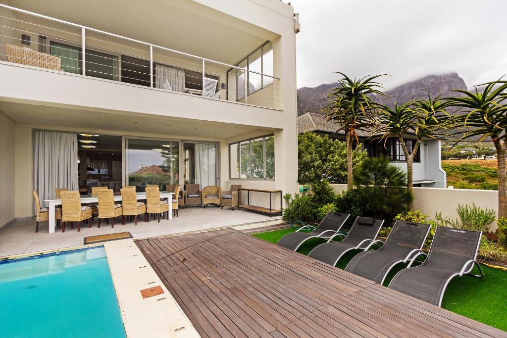 Cape Blue photo 3